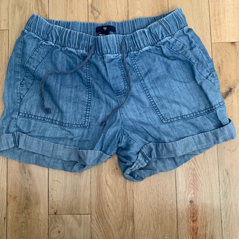 GAP shorts